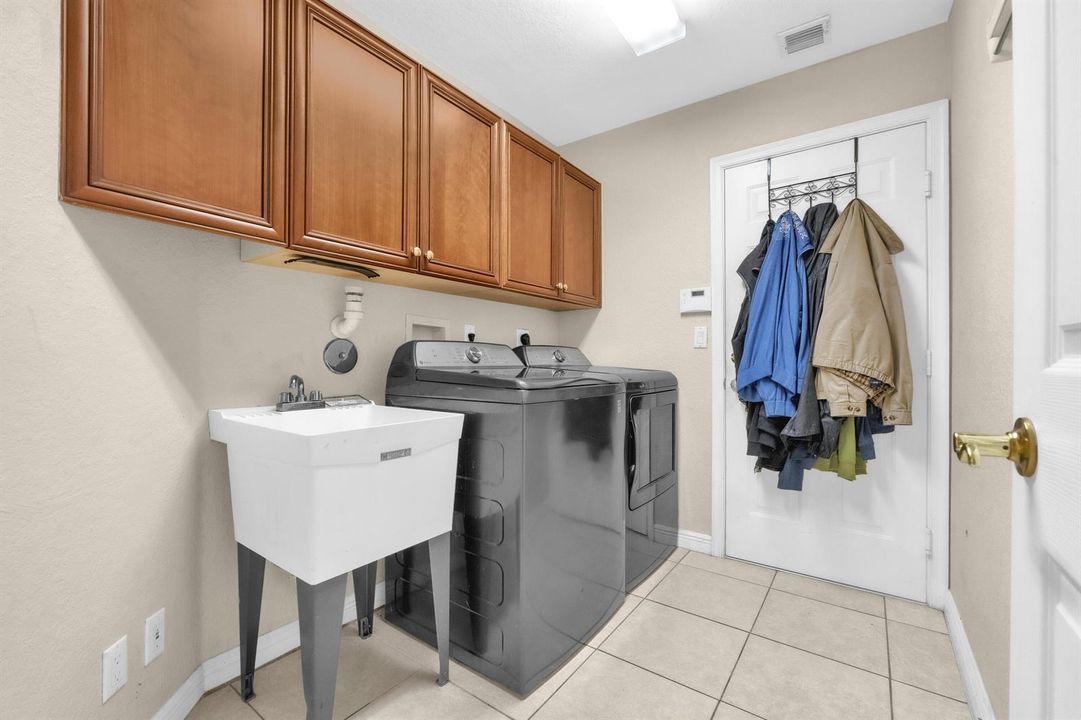 7540 Greenville Cir-54