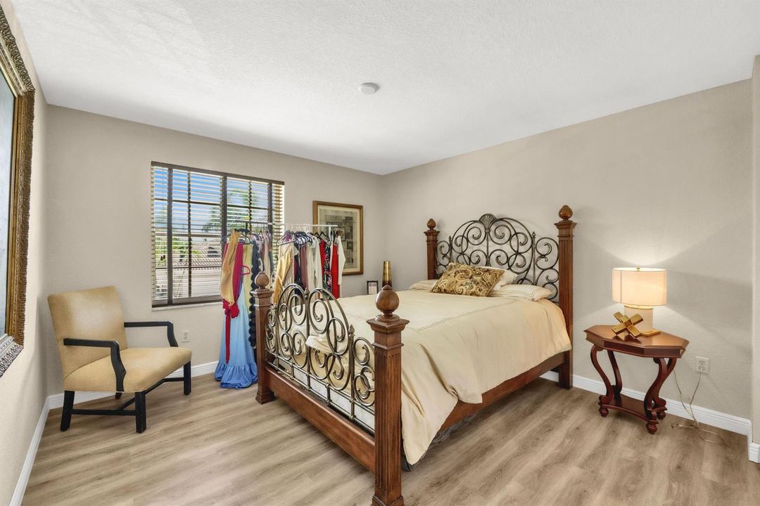 7540 Greenville Cir-24