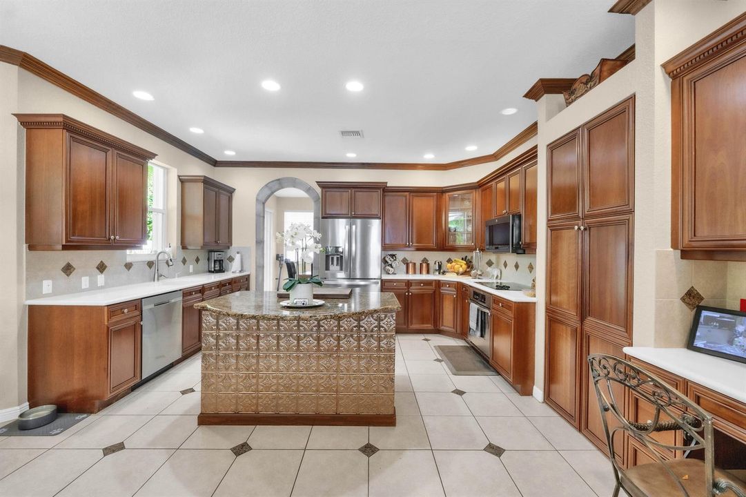 7540 Greenville Cir-47