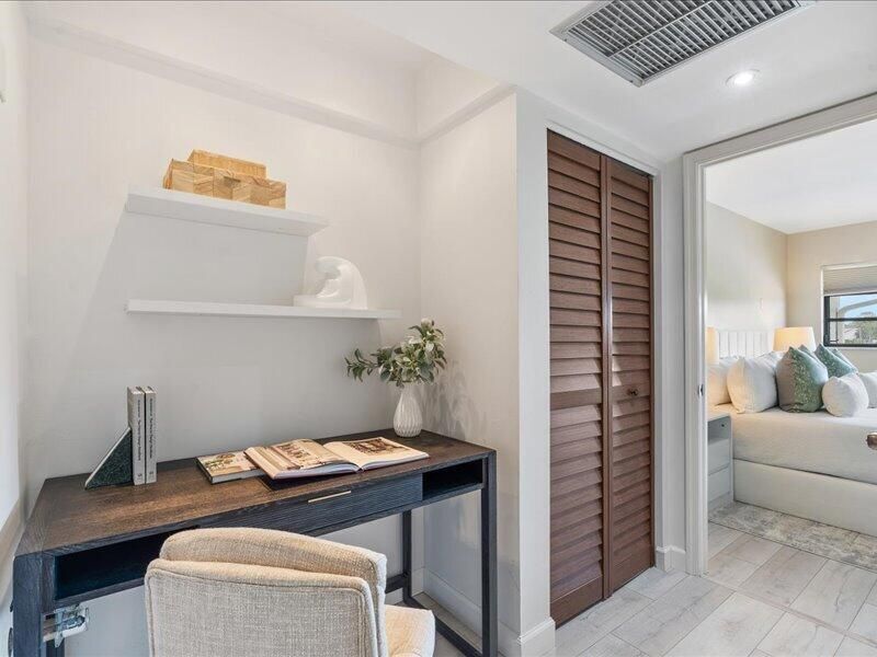 19-551 Greensward Lane #204 Delray Beach