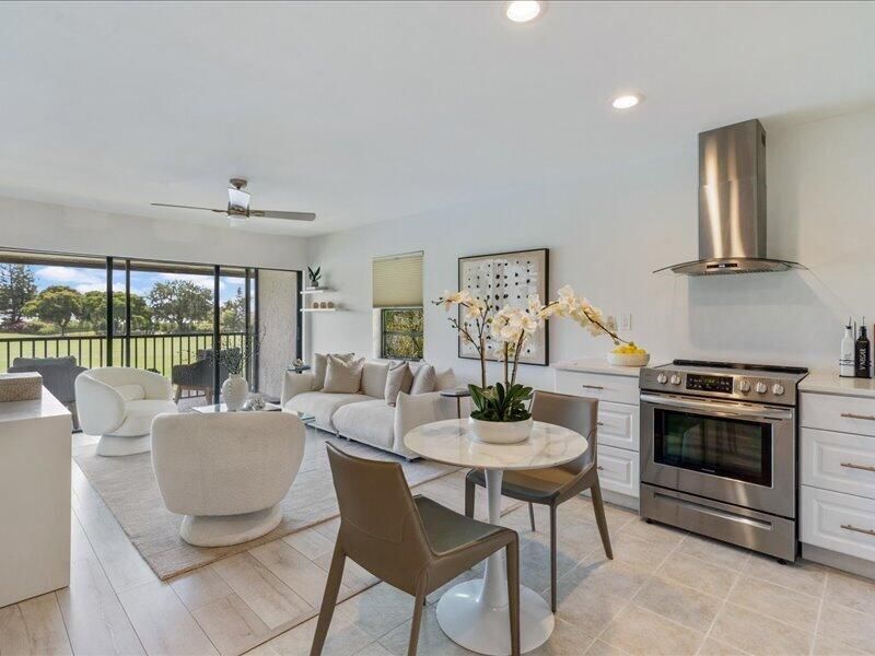 09-551 Greensward Lane #204 Delray Beach