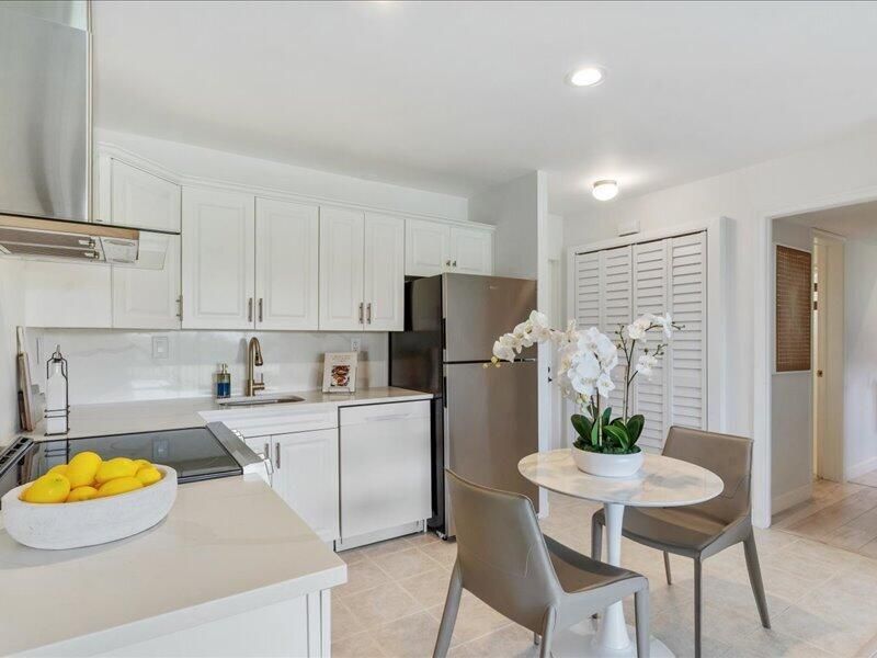 11-551 Greensward Lane #204 Delray Beach