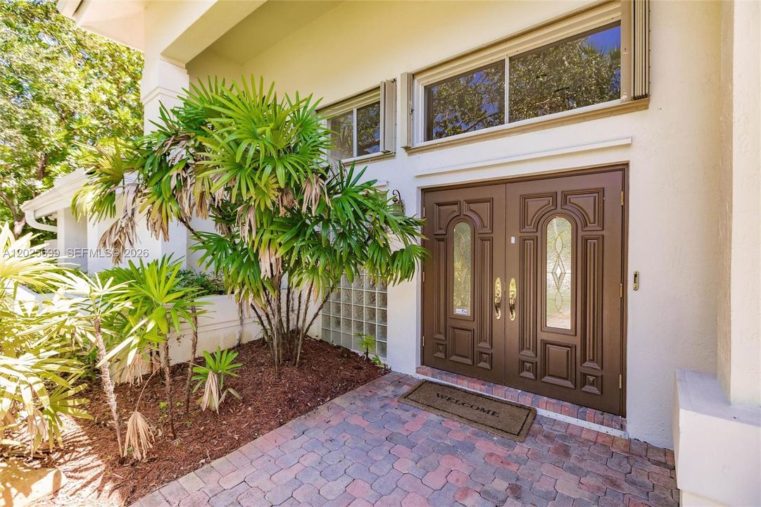 For Sale: $1,949,000 (5 beds, 3 baths, 4137 Square Feet)