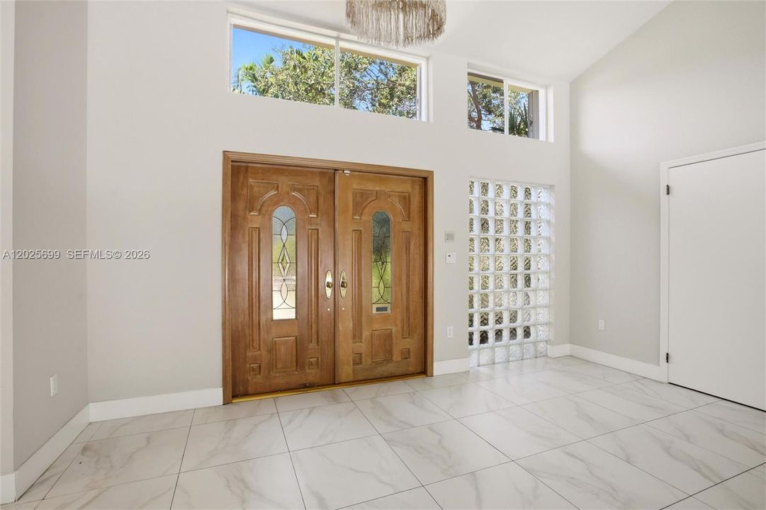 For Sale: $1,949,000 (5 beds, 3 baths, 4137 Square Feet)