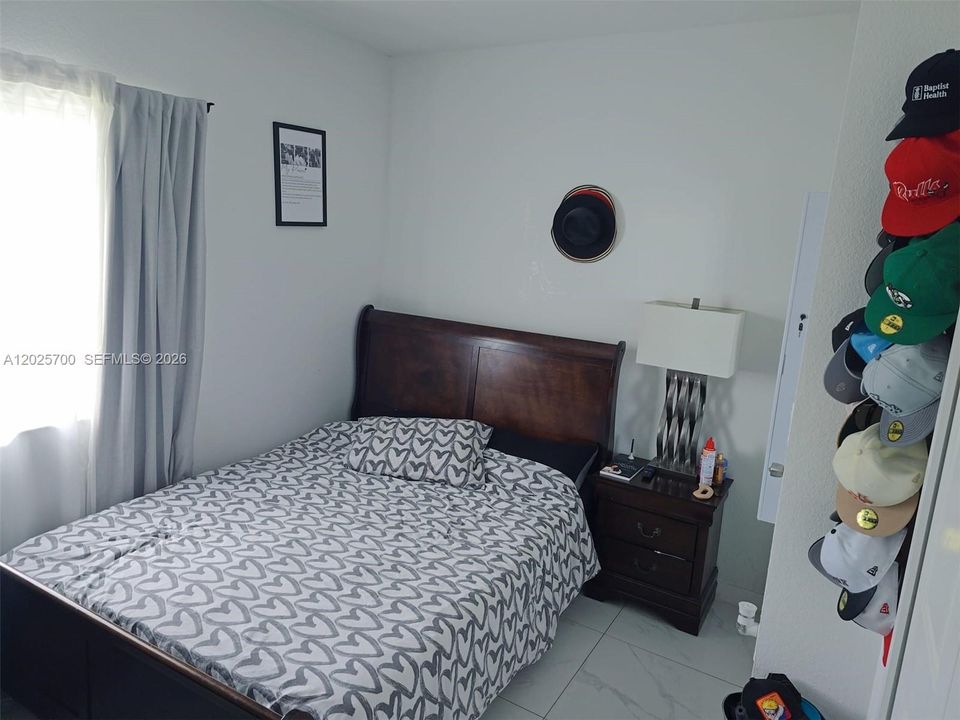 For Sale: $559,000 (4 beds, 2 baths, 1136 Square Feet)