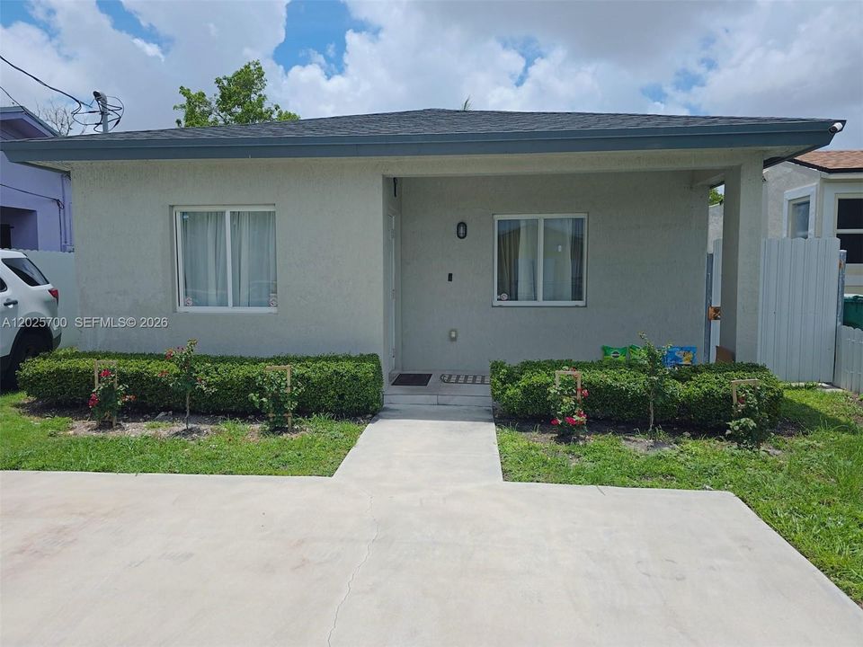 For Sale: $559,000 (4 beds, 2 baths, 1136 Square Feet)