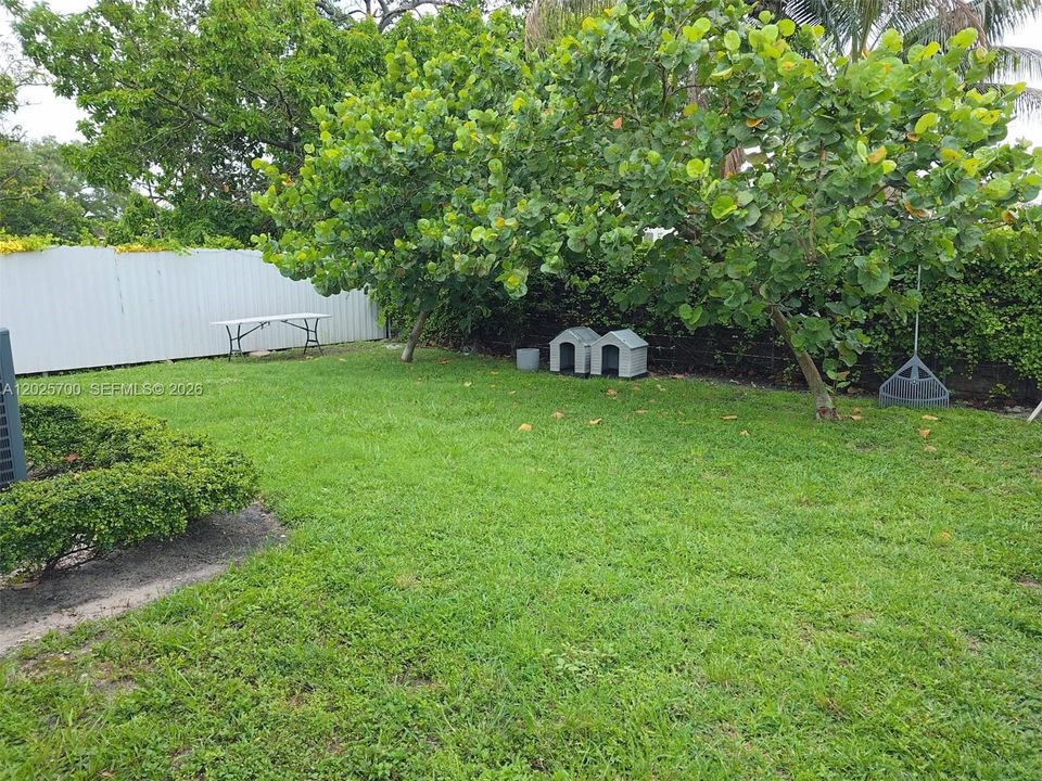 For Sale: $559,000 (4 beds, 2 baths, 1136 Square Feet)