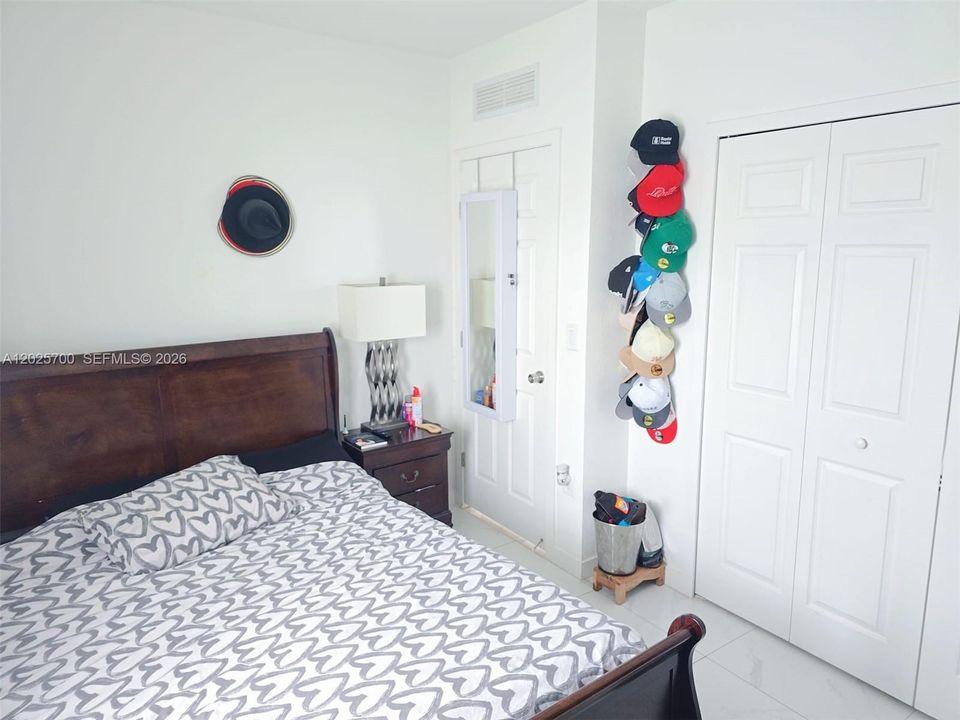For Sale: $559,000 (4 beds, 2 baths, 1136 Square Feet)