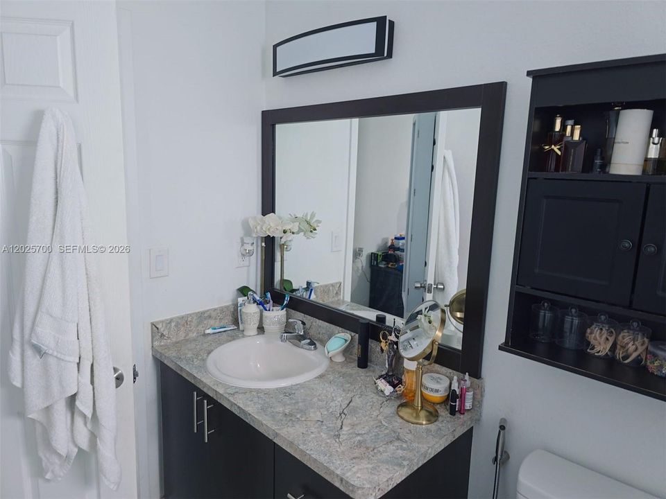 For Sale: $559,000 (4 beds, 2 baths, 1136 Square Feet)