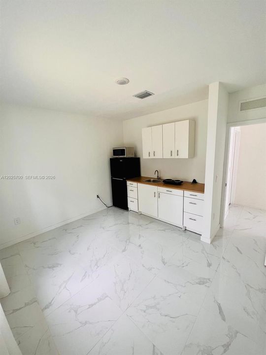 For Sale: $559,000 (4 beds, 2 baths, 1136 Square Feet)