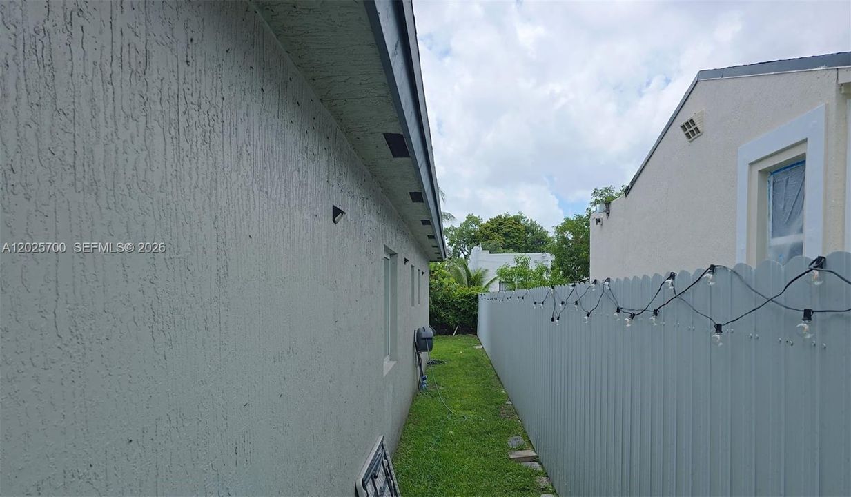 For Sale: $559,000 (4 beds, 2 baths, 1136 Square Feet)