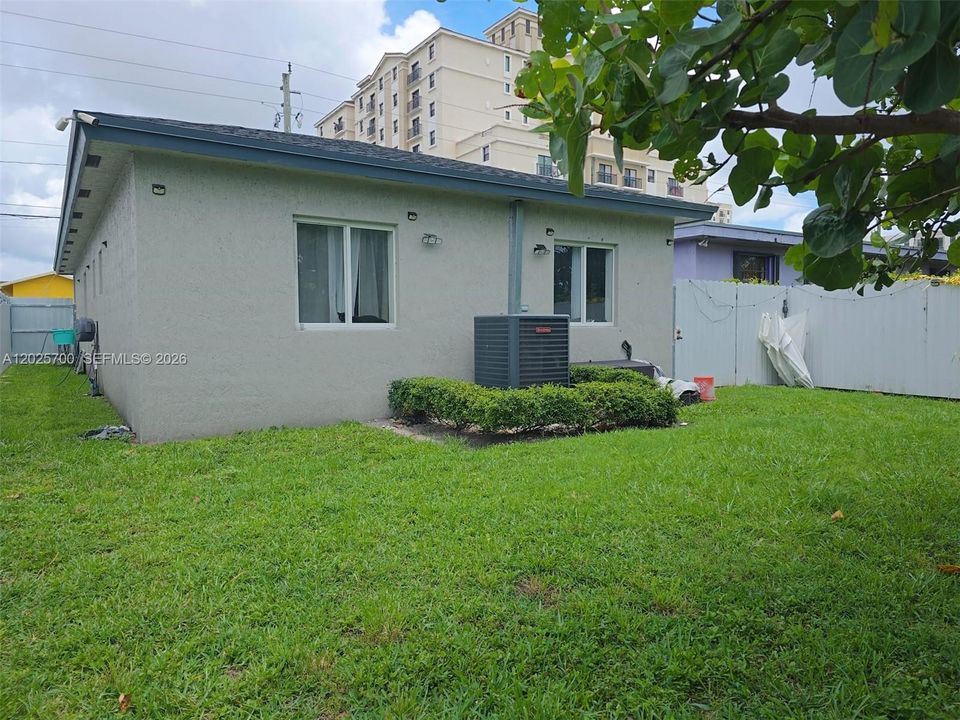 For Sale: $559,000 (4 beds, 2 baths, 1136 Square Feet)