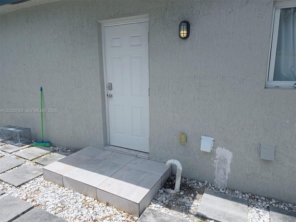 For Sale: $559,000 (4 beds, 2 baths, 1136 Square Feet)