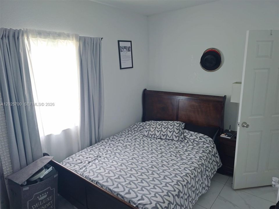 For Sale: $559,000 (4 beds, 2 baths, 1136 Square Feet)