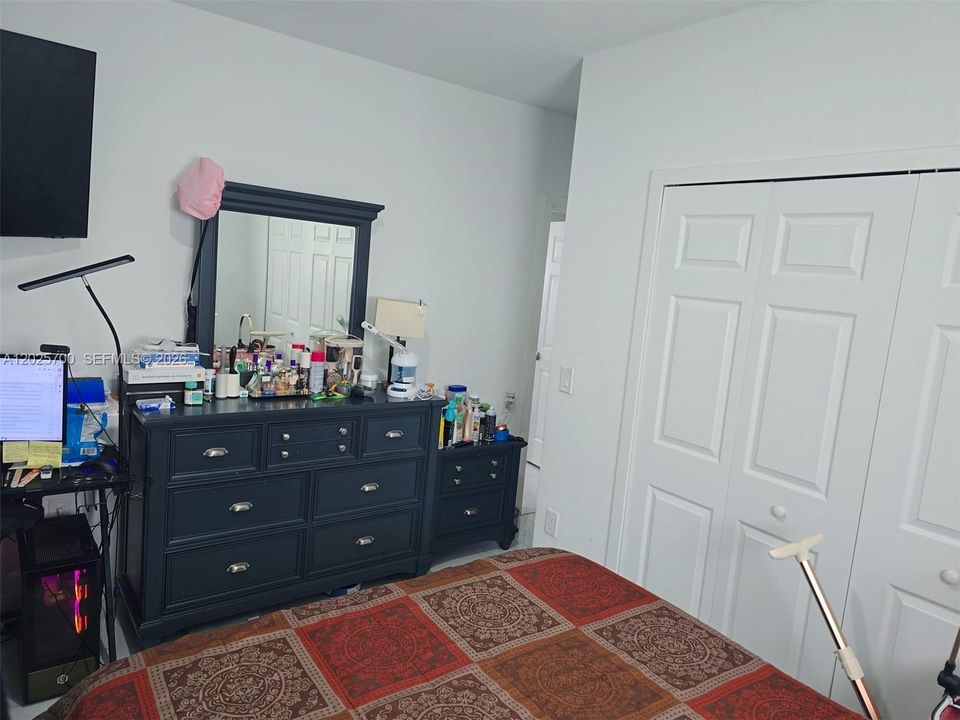 For Sale: $559,000 (4 beds, 2 baths, 1136 Square Feet)