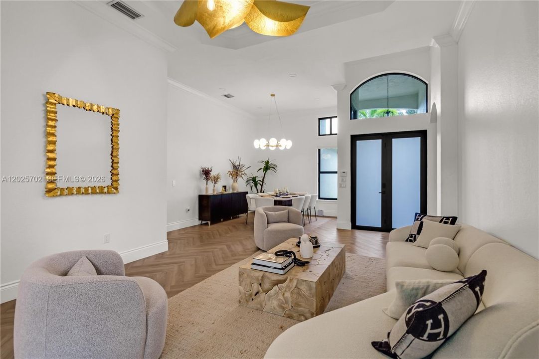 For Sale: $1,225,000 (5 beds, 3 baths, 2844 Square Feet)