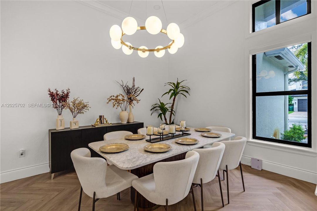 For Sale: $1,225,000 (5 beds, 3 baths, 2844 Square Feet)