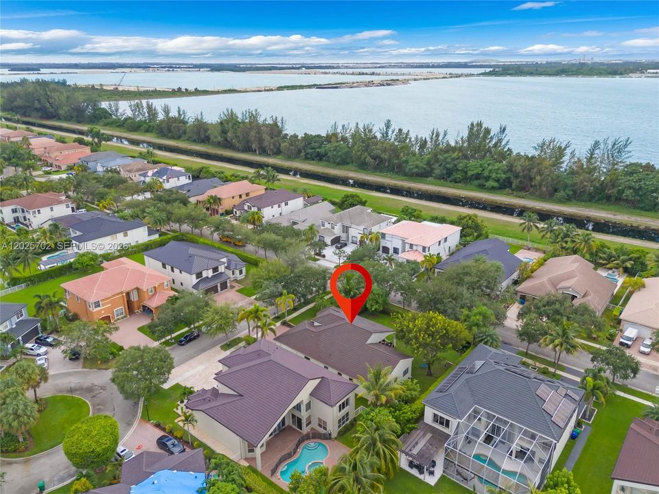 For Sale: $1,225,000 (5 beds, 3 baths, 2844 Square Feet)