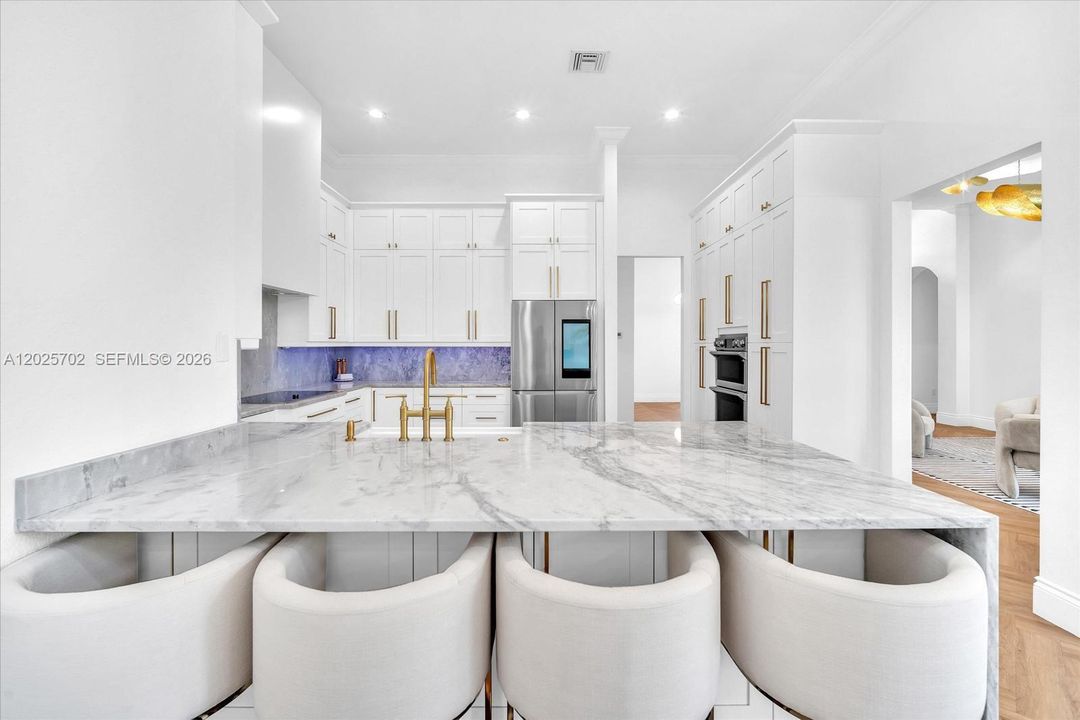 For Sale: $1,225,000 (5 beds, 3 baths, 2844 Square Feet)