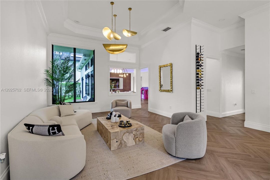 For Sale: $1,225,000 (5 beds, 3 baths, 2844 Square Feet)