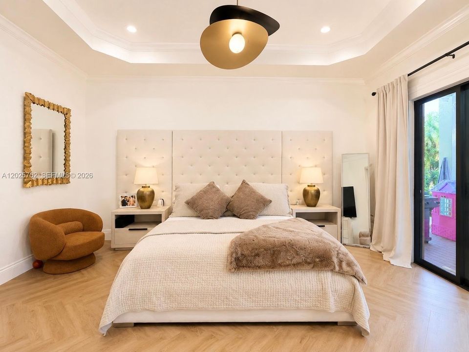 For Sale: $1,225,000 (5 beds, 3 baths, 2844 Square Feet)