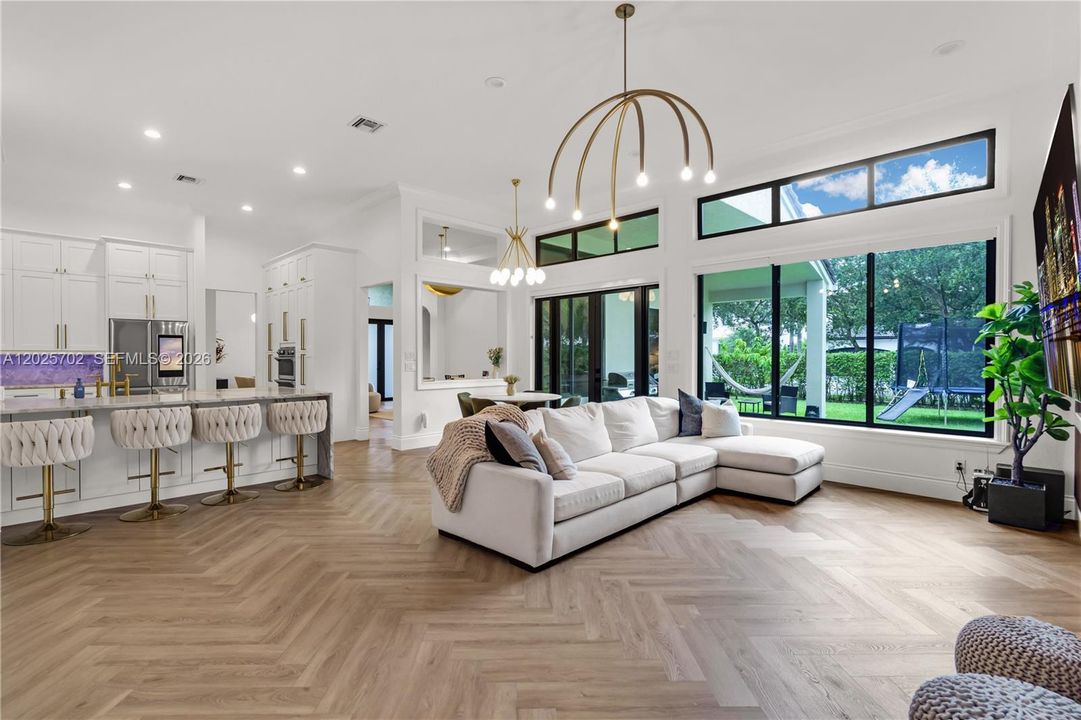 For Sale: $1,225,000 (5 beds, 3 baths, 2844 Square Feet)
