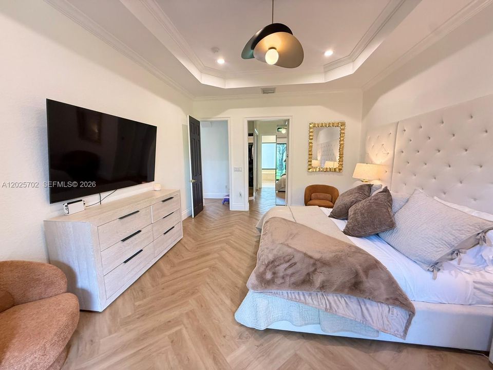 For Sale: $1,225,000 (5 beds, 3 baths, 2844 Square Feet)