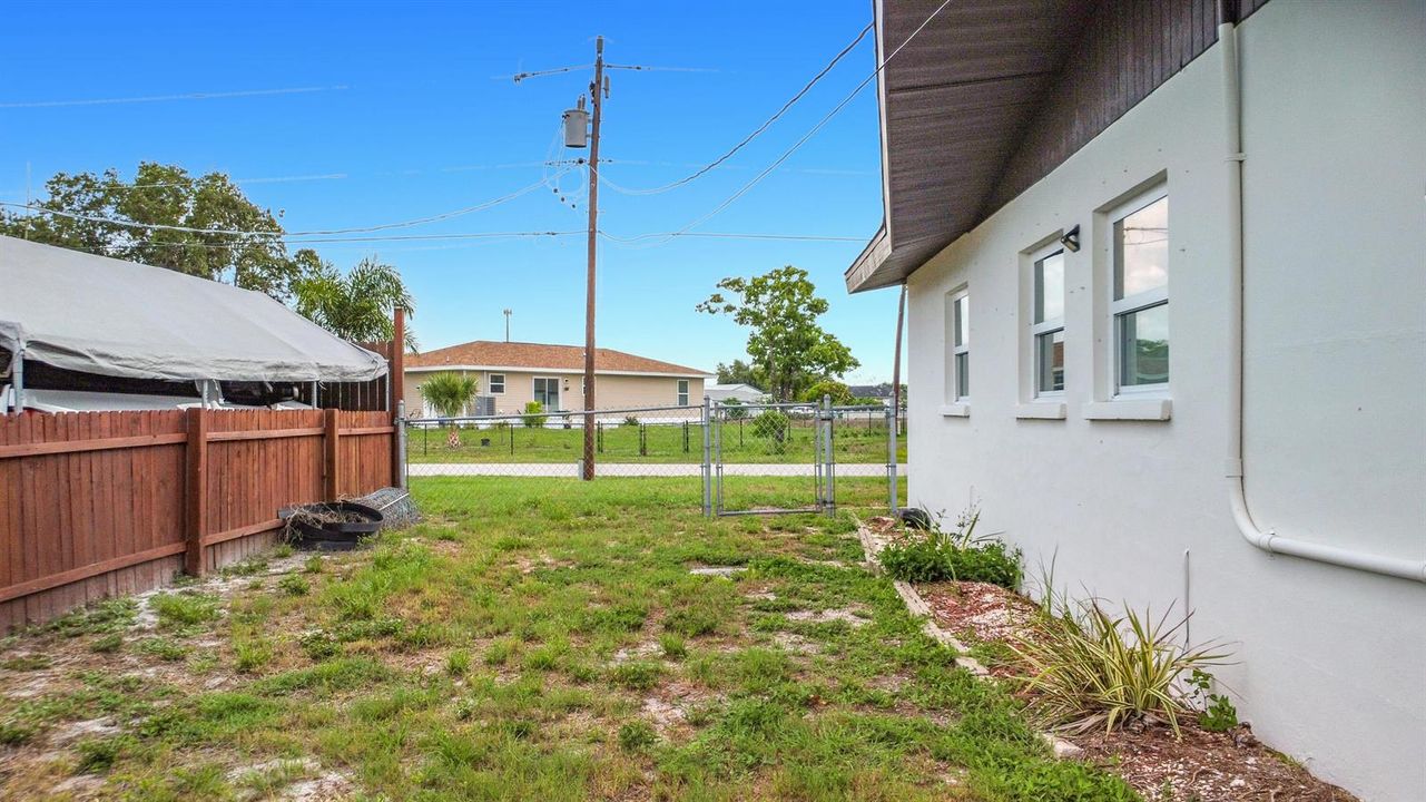 3234 Daytona Drive-46