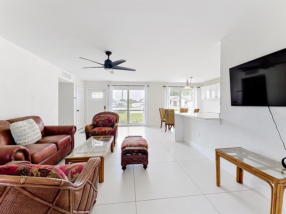 3234 Daytona Drive-24
