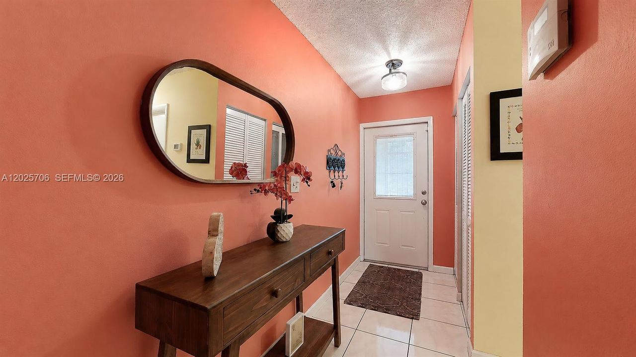 En Venta: $309,000 (2 camas, 2 baños, 1174 Pies cuadrados)