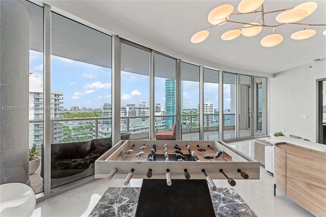 Active With Contract: $18,000 (2 beds, 3 baths, 2059 Square Feet)