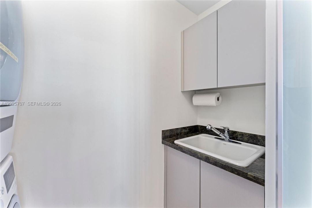 Active With Contract: $18,000 (2 beds, 3 baths, 2059 Square Feet)