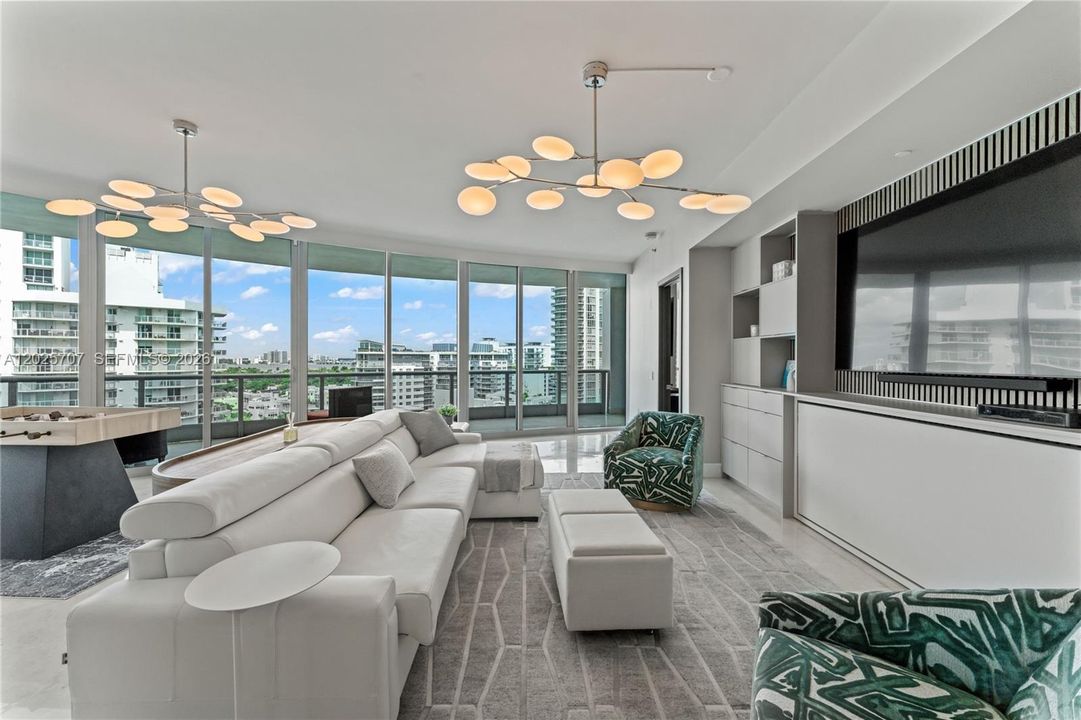Active With Contract: $18,000 (2 beds, 3 baths, 2059 Square Feet)