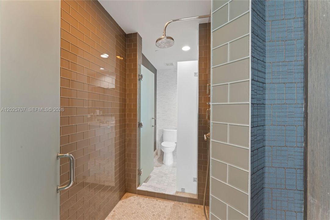 Active With Contract: $18,000 (2 beds, 3 baths, 2059 Square Feet)