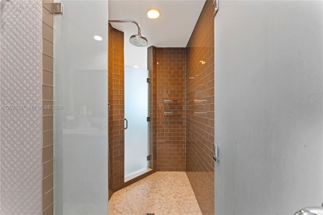 Active With Contract: $18,000 (2 beds, 3 baths, 2059 Square Feet)
