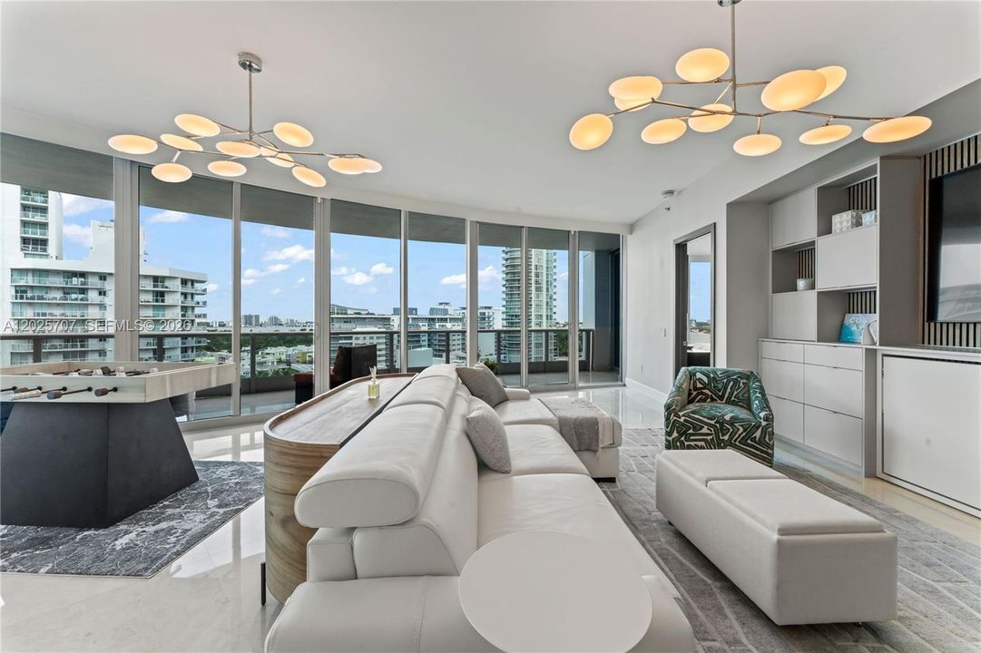 Active With Contract: $18,000 (2 beds, 3 baths, 2059 Square Feet)