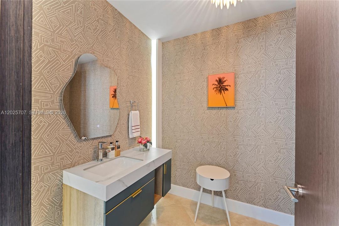 Active With Contract: $18,000 (2 beds, 3 baths, 2059 Square Feet)
