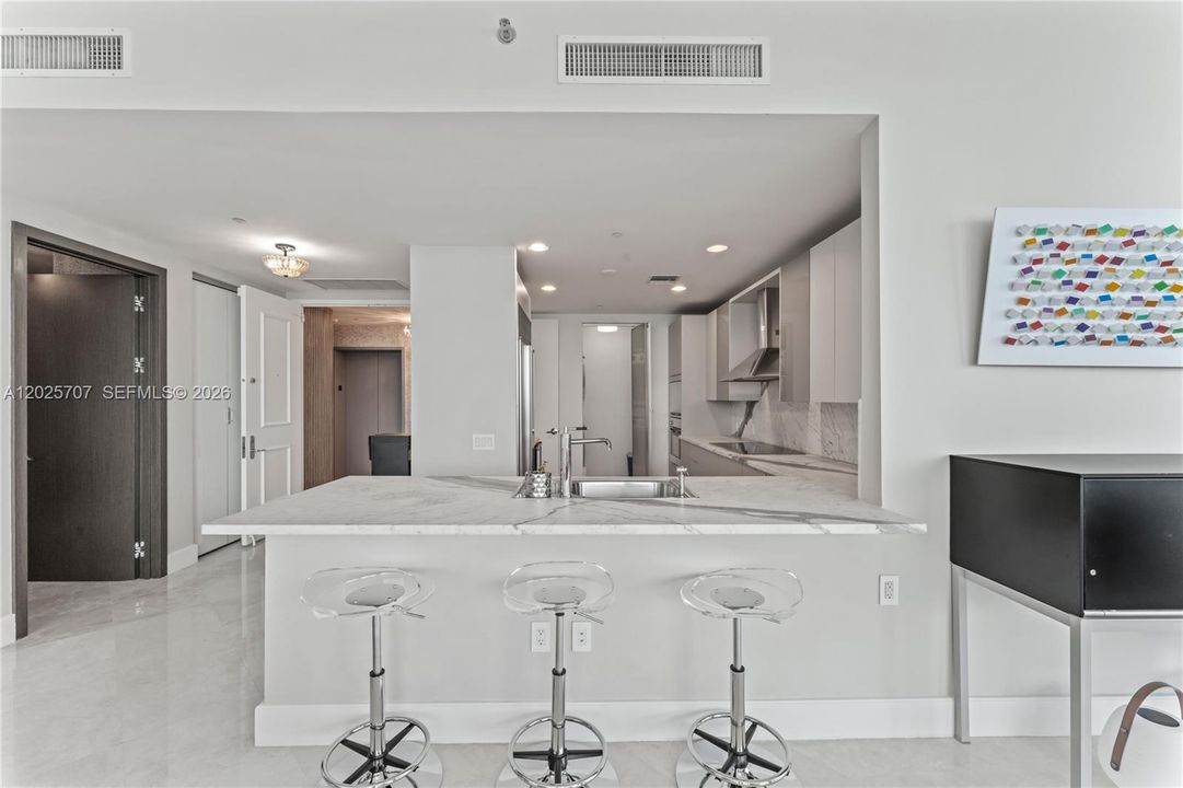 Active With Contract: $18,000 (2 beds, 3 baths, 2059 Square Feet)