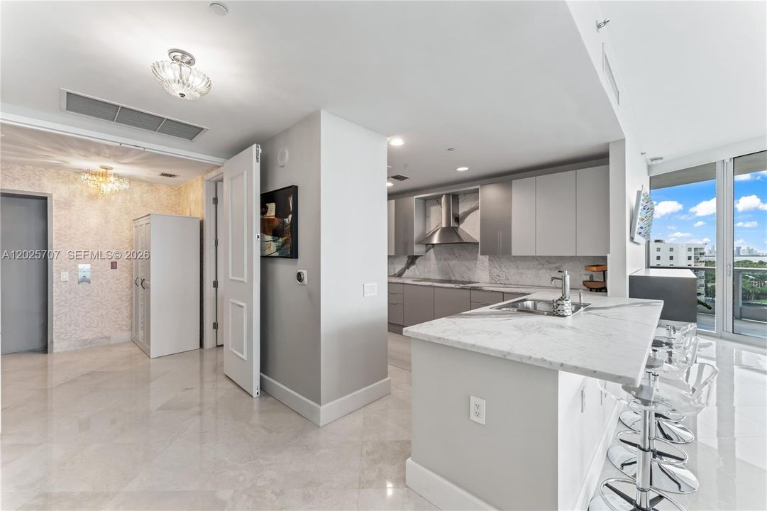 Active With Contract: $18,000 (2 beds, 3 baths, 2059 Square Feet)