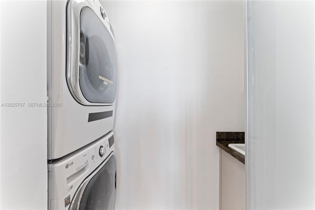 Active With Contract: $18,000 (2 beds, 3 baths, 2059 Square Feet)