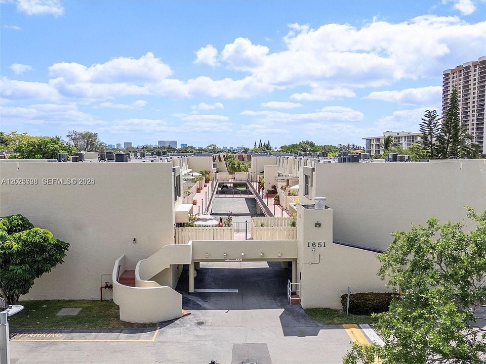 For Sale: $399,000 (2 beds, 2 baths, 1285 Square Feet)
