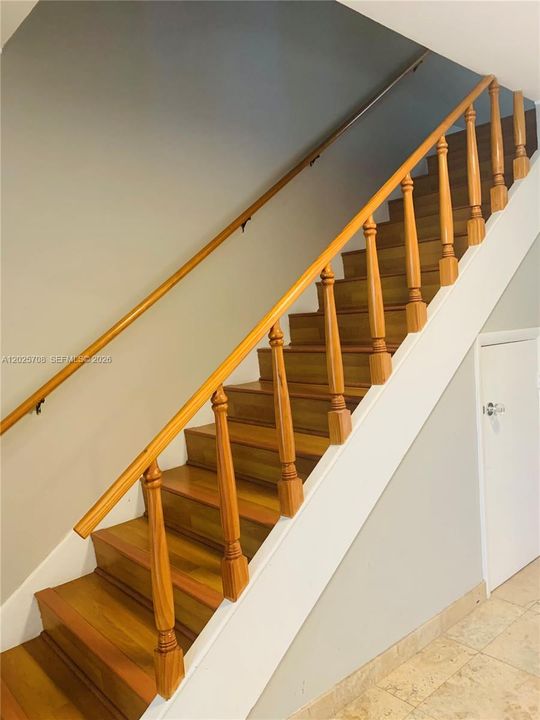 For Sale: $399,000 (2 beds, 2 baths, 1285 Square Feet)