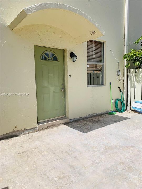 For Sale: $399,000 (2 beds, 2 baths, 1285 Square Feet)