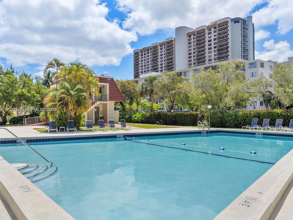 For Sale: $399,000 (2 beds, 2 baths, 1285 Square Feet)
