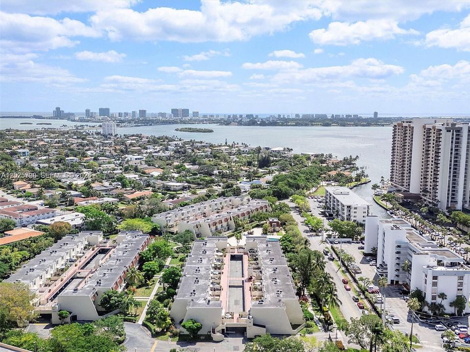 For Sale: $399,000 (2 beds, 2 baths, 1285 Square Feet)