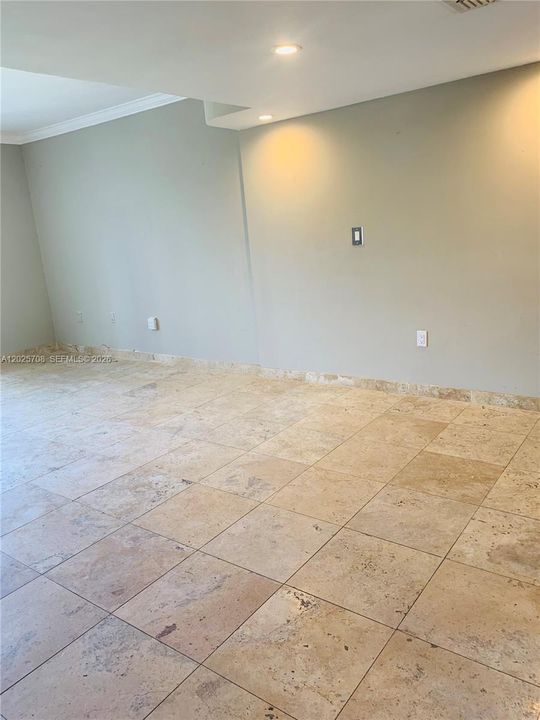 For Sale: $399,000 (2 beds, 2 baths, 1285 Square Feet)