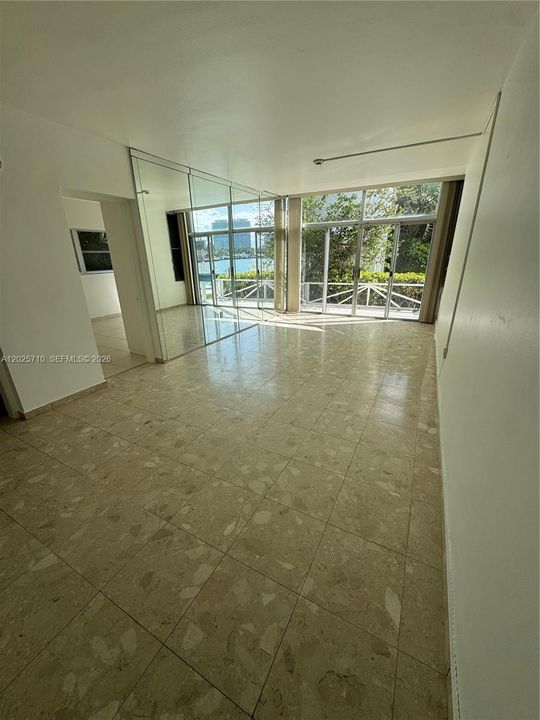 For Rent: $2,850 (2 beds, 2 baths, 871 Square Feet)