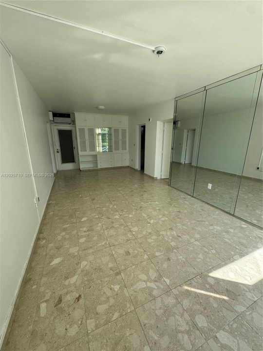 For Rent: $2,850 (2 beds, 2 baths, 871 Square Feet)