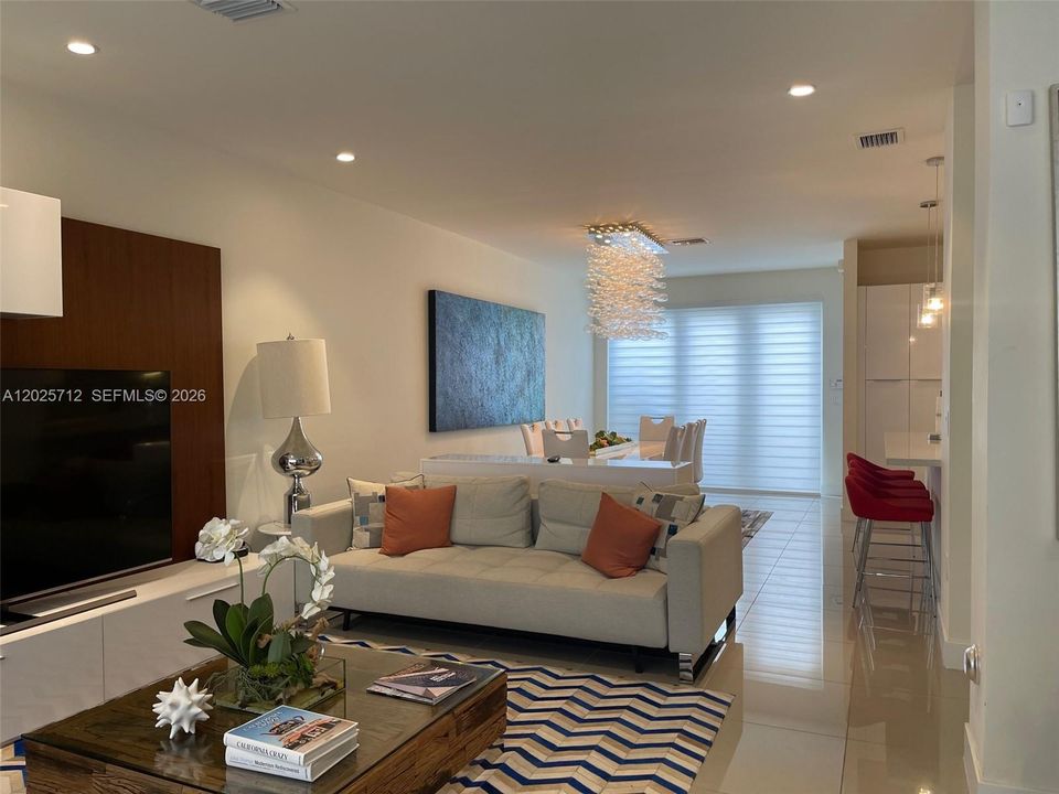 For Sale: $670,000 (3 beds, 2 baths, 1720 Square Feet)