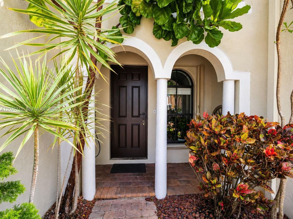 En Venta: $645,000 (3 camas, 2 baños, 1838 Pies cuadrados)